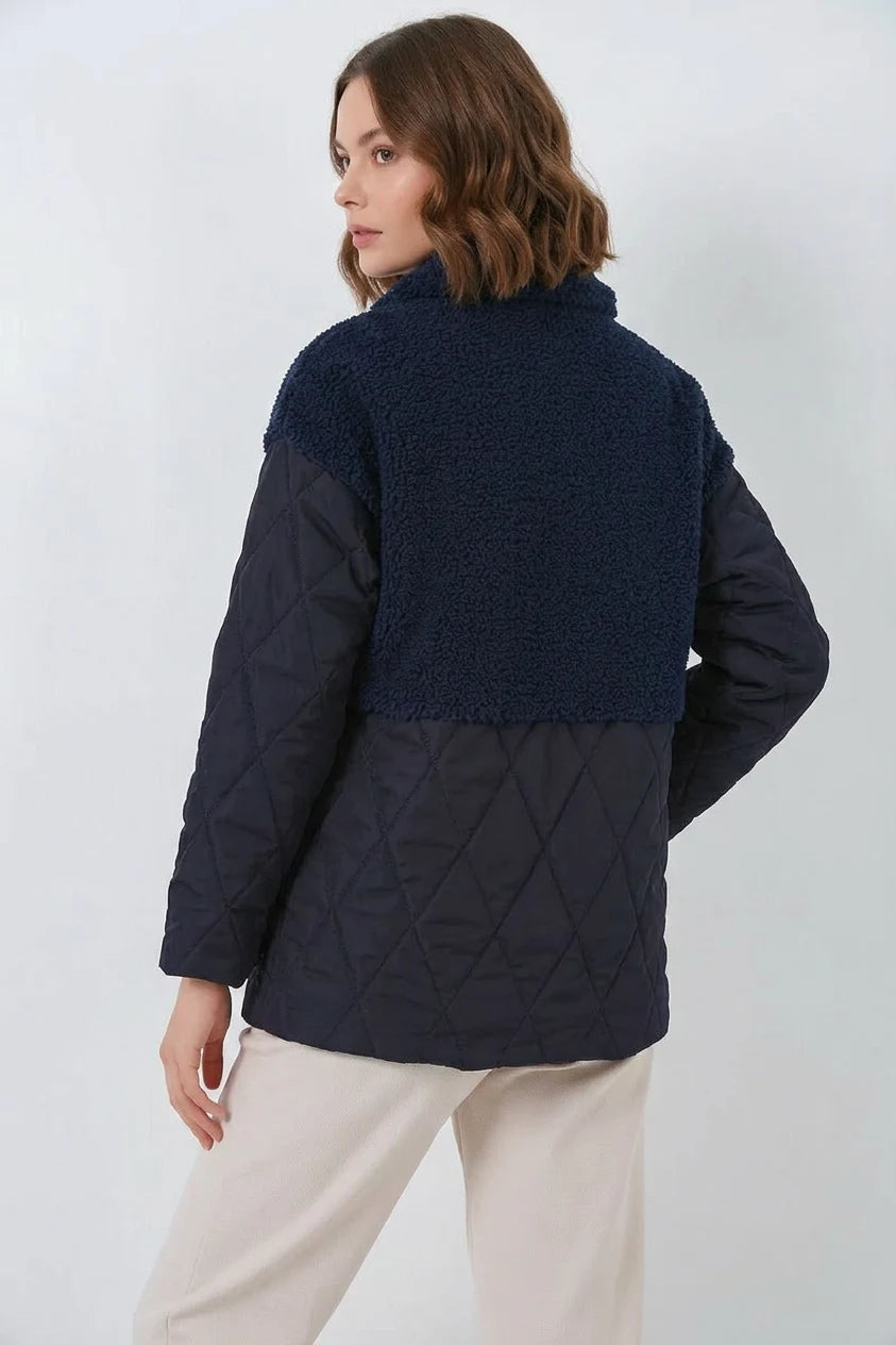 Kadın Yüksek Yaka Kapitone Peluş Detaylı Oversize Mont