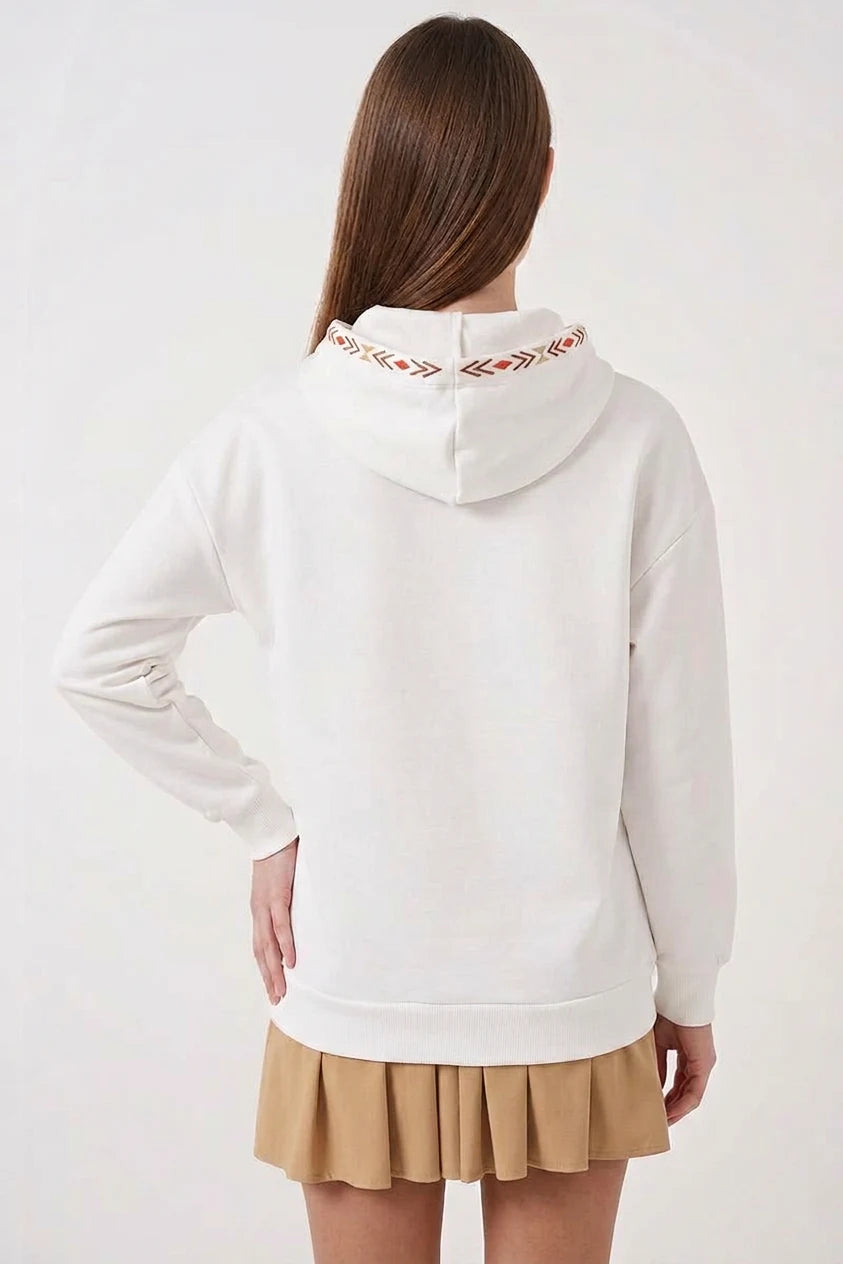 Kadın Kapüşonlu Oversize Nakışlı Beyaz Sweatshirt