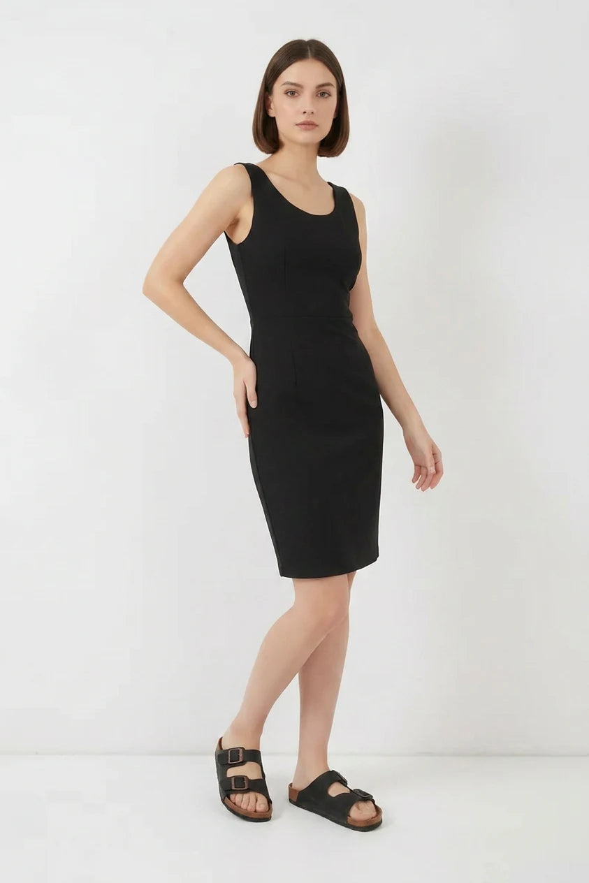 Kadın Yuvarlak Yaka Kolsuz Siyah Elbise
