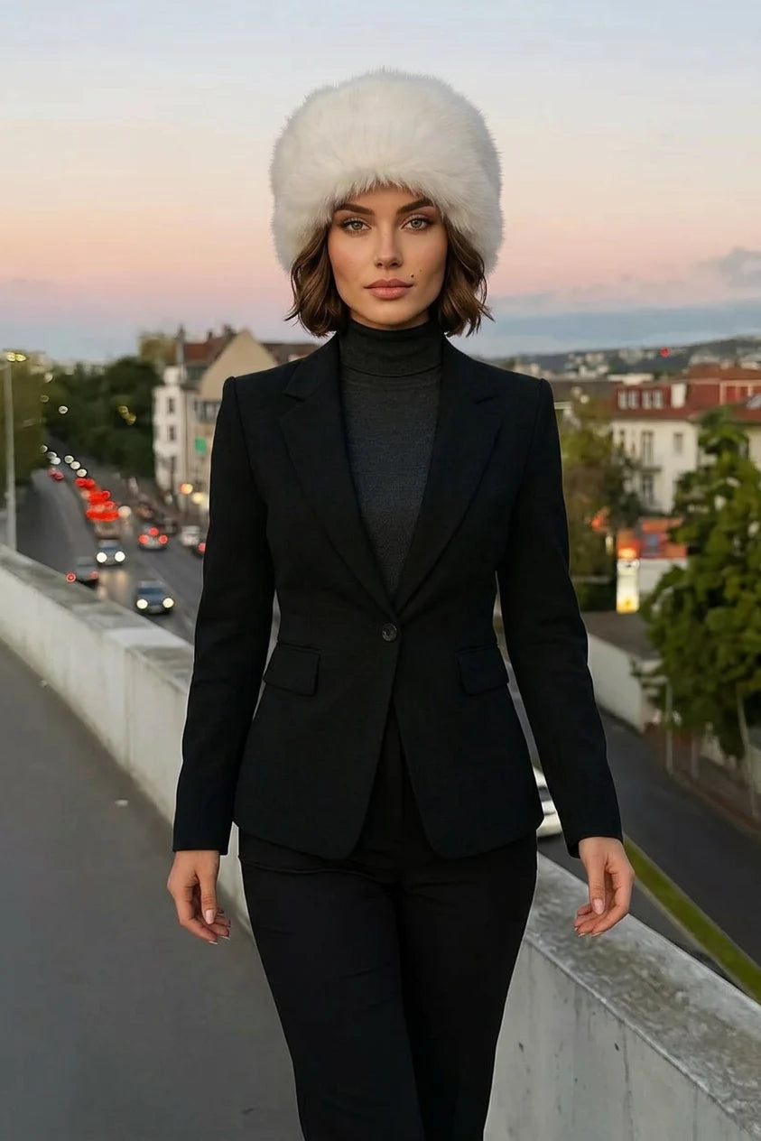 Kadın Klasik Yaka Peluş Pamuklu Ekru Şapka