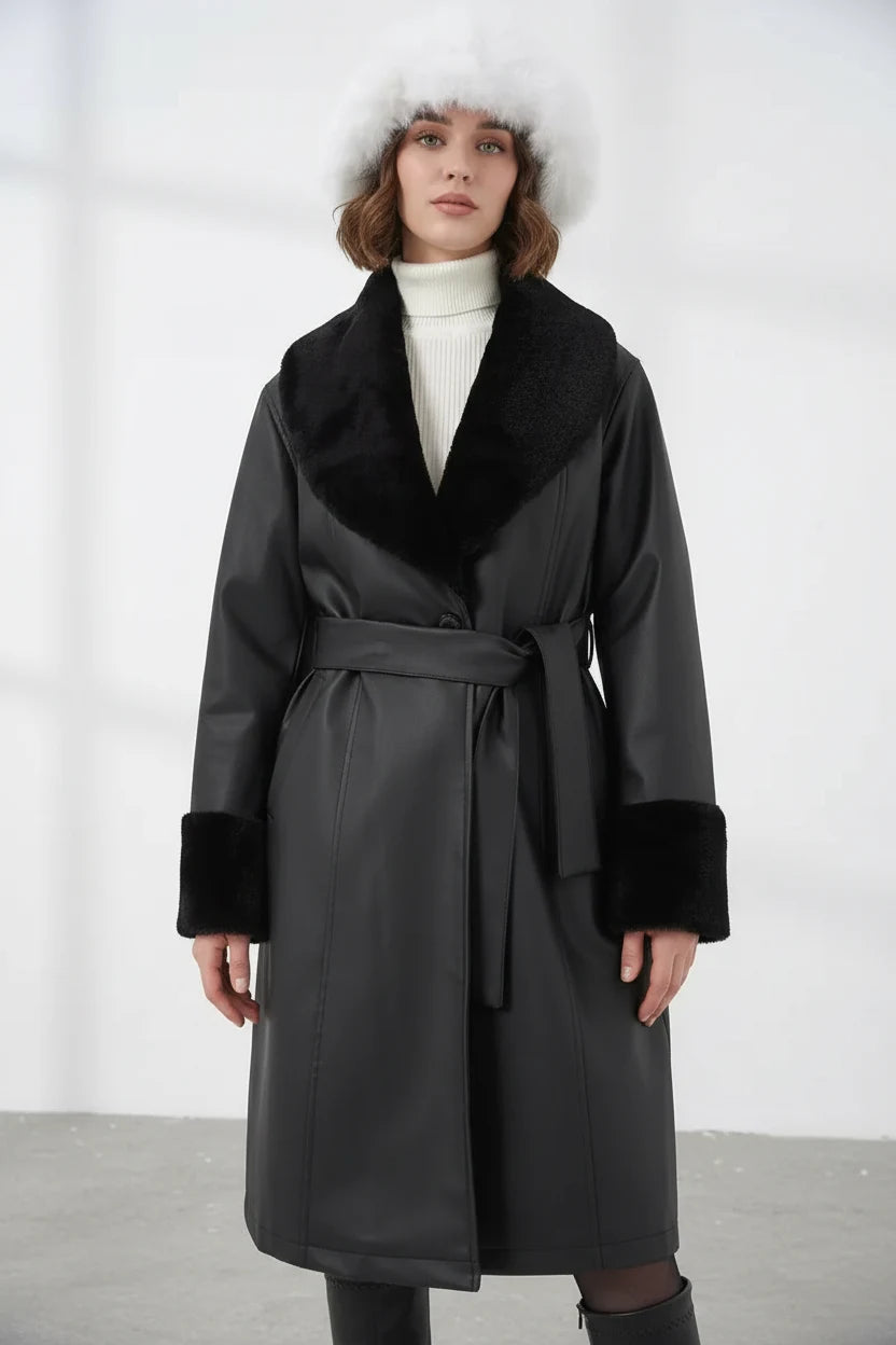 Kadın Geniş Yaka Kemerli Kürklü Kol Siyah Kaban