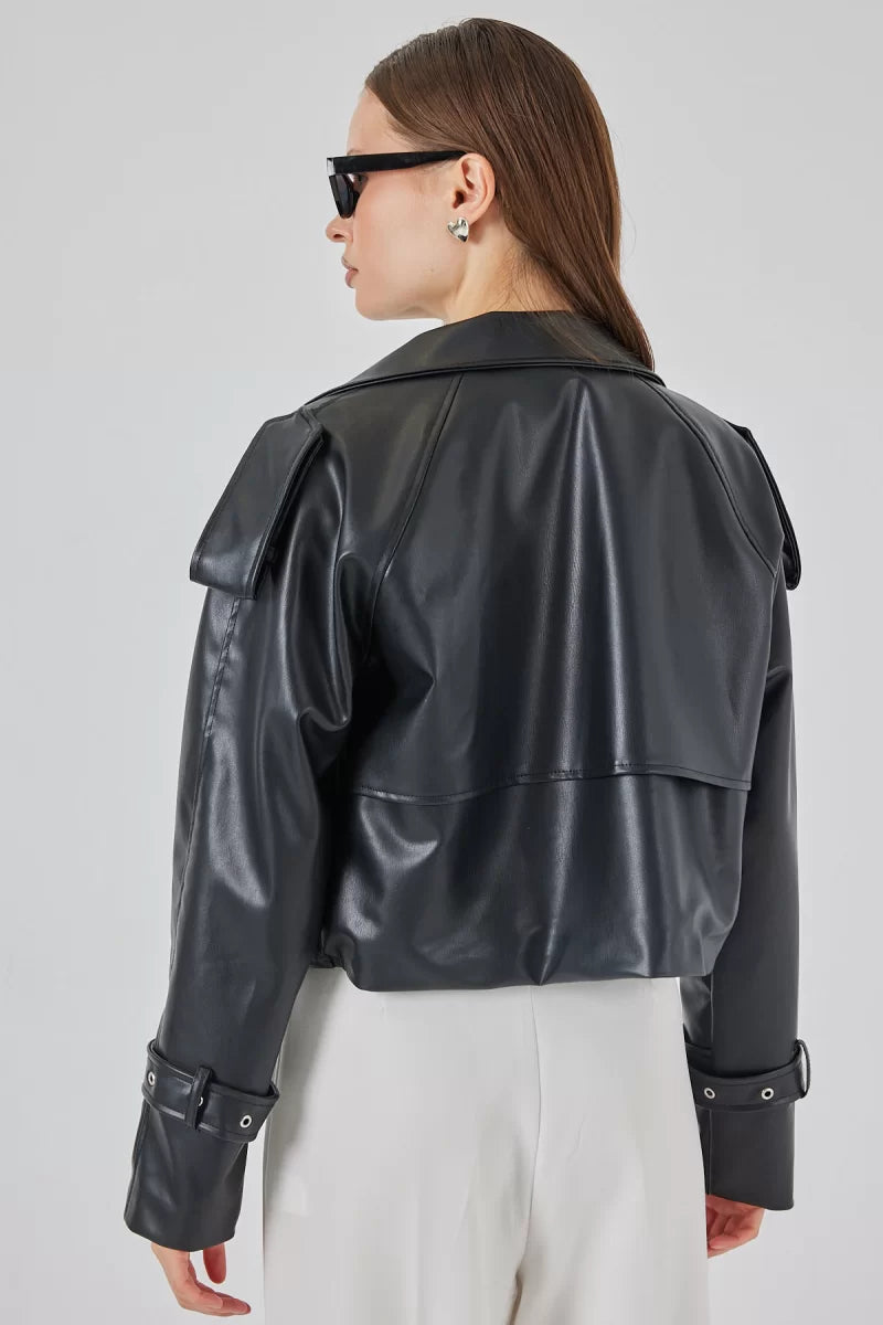 Kadın Geniş Yaka Oversize Siyah Ceket