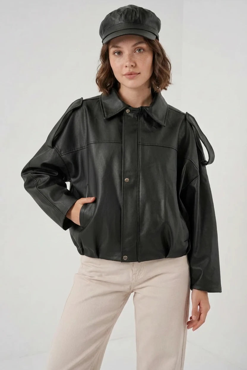 Kadın Klasik Yaka Oversize Kesim Omuz Detaylı Ceket