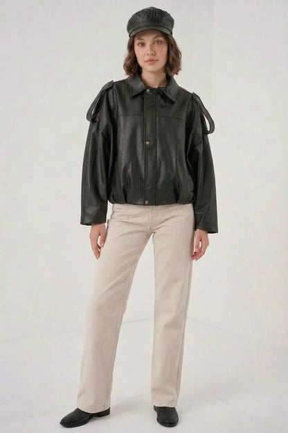Kadın Klasik Yaka Oversize Kesim Omuz Detaylı Ceket