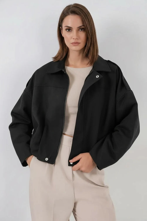 Kadın Klasik Yaka Oversize Omuz Detaylı Siyah Ceket