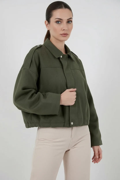 Kadın Klasik Yaka Oversize Kesim Omuz Detaylı Ceket