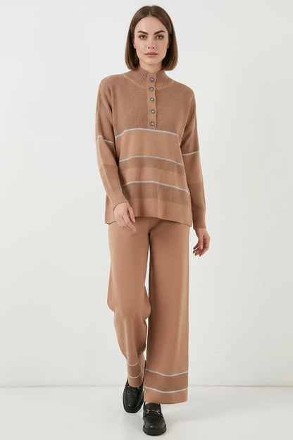 Kadın Düğmeli Yaka Oversize Çizgili Triko Camel İkili Takım