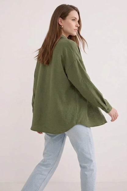 Kadın Oversize Kesim Tek Cepli Viskon Haki Gömlek