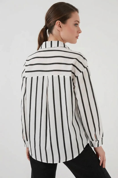 Kadın Basic Oversize Çizgili Siyah Beyaz Gömlek