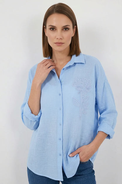 Kadın Oversize Nakışlı Çiçek Desenli Viskon Mavi Gömlek
