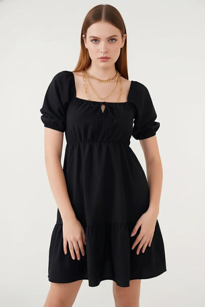 Kadın Kare Yaka Lastikli Bel Kloş Fırfırlı Etek Pamuklu Siyah Elbise