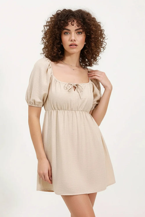 Kadın Kare Yaka Lastikli Bel Kloş Fırfırlı Etek Ucu Pamuklu Krem Elbise