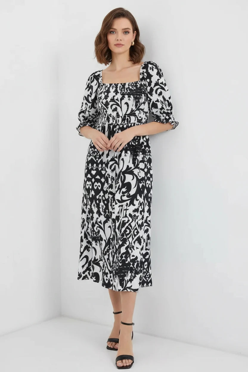 Kadın Kare Yaka Beli Büzgülü Yırtmaçlı Desenli Viskon Elbise