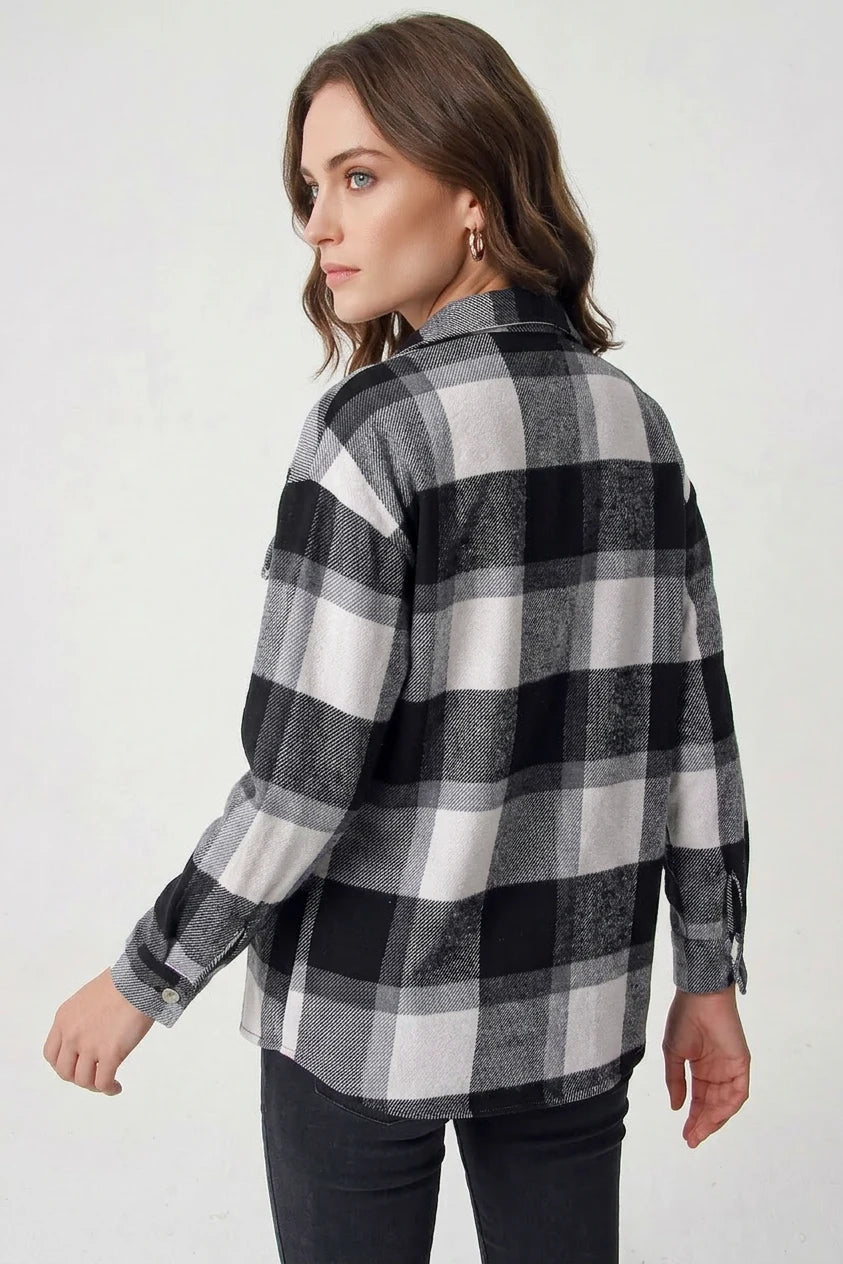 Kadın Çift Cepli Oversize Ekose Desenli Pamuklu Siyah Gömlek