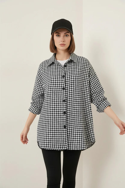 Kadın Oversize Kazayağı Desen Pamuklu Siyah Beyaz Gömlek