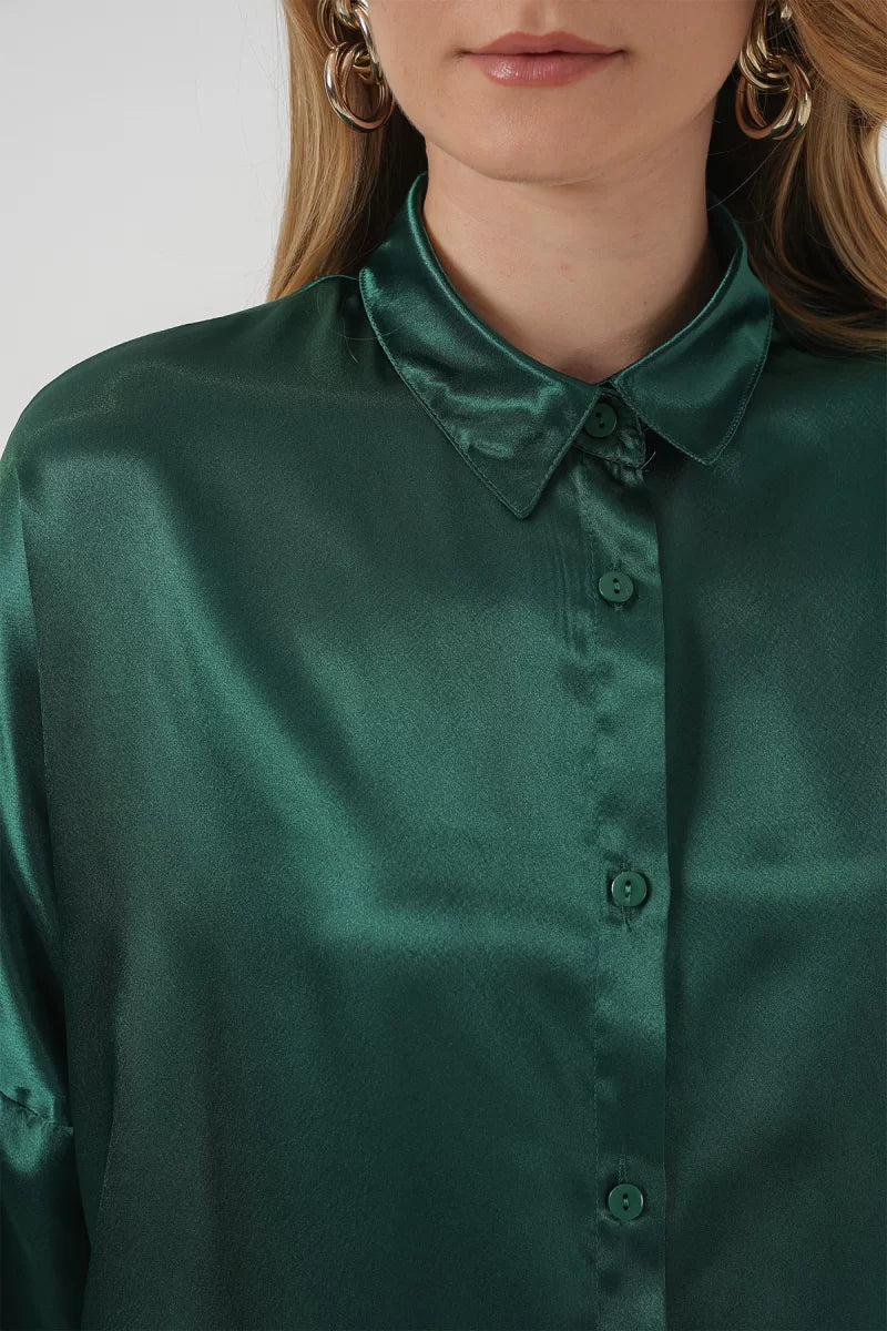 Kadın Oversize Kesim Saten Gömlek
