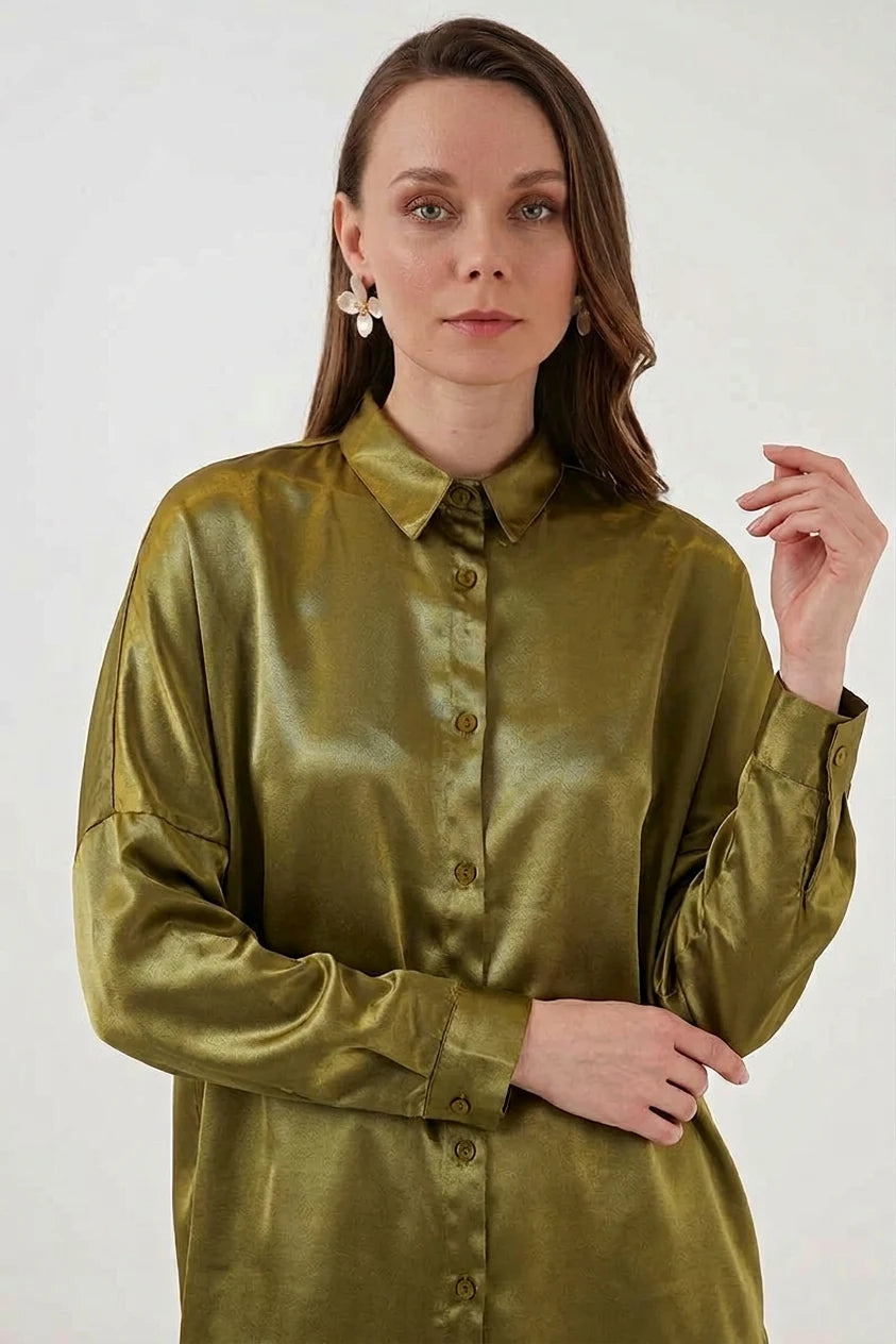 Kadın Oversize Kesim Saten Gömlek