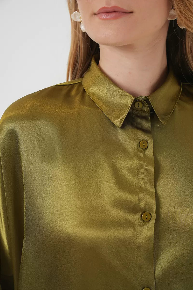 Kadın Oversize Kesim Saten Gömlek