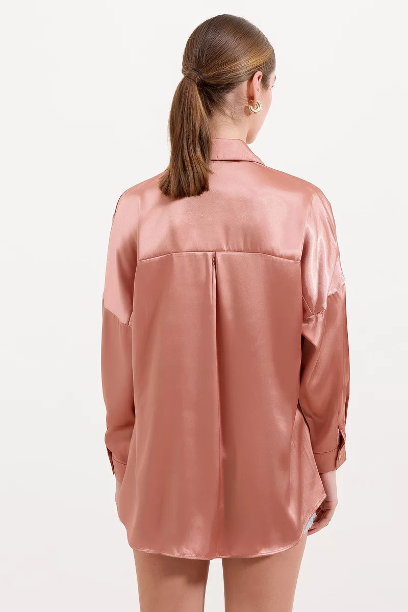 Kadın Oversize Kesim Saten Gömlek