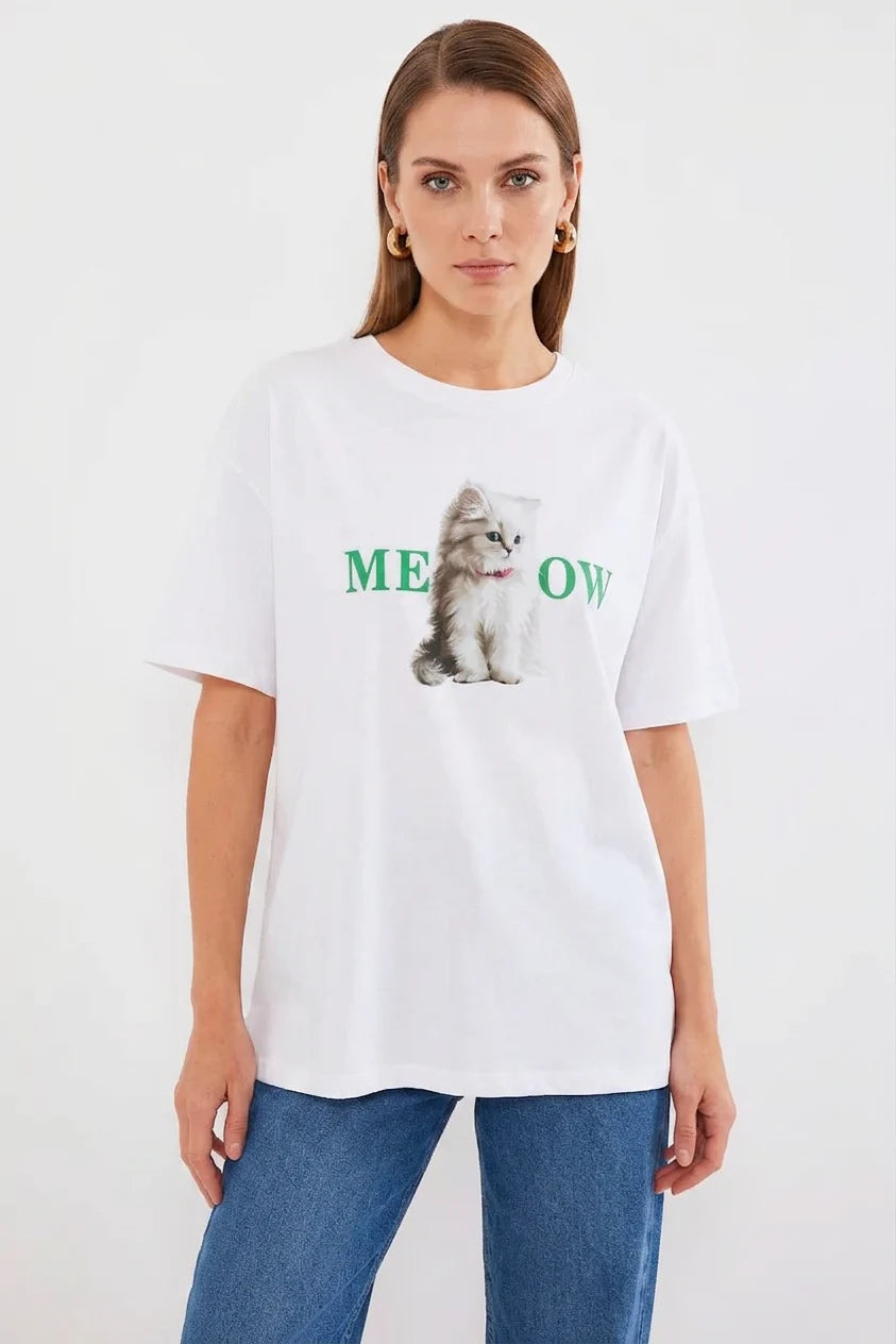Kadın Oversize Kedi Figürlü Baskılı Beyaz Tişört
