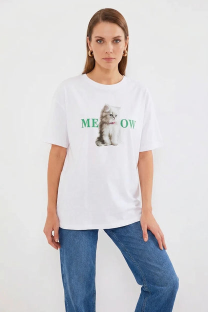 Kadın Oversize Kedi Figürlü Baskılı Beyaz Tişört