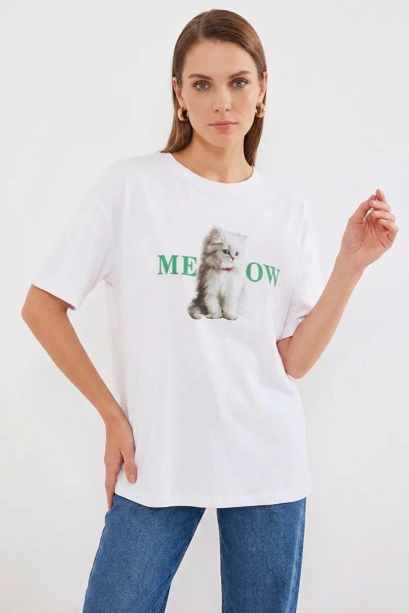 Kadın Oversize Kedi Figürlü Baskılı Beyaz Tişört