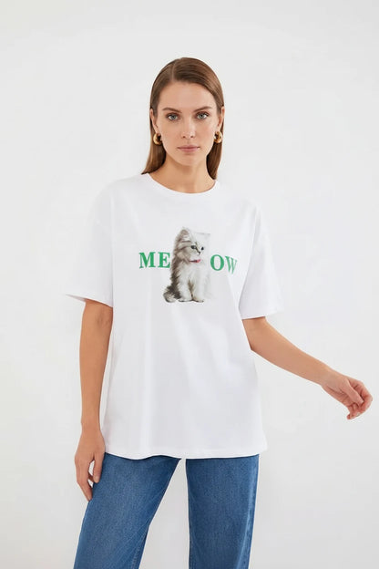Kadın Oversize Kedi Figürlü Baskılı Beyaz Tişört