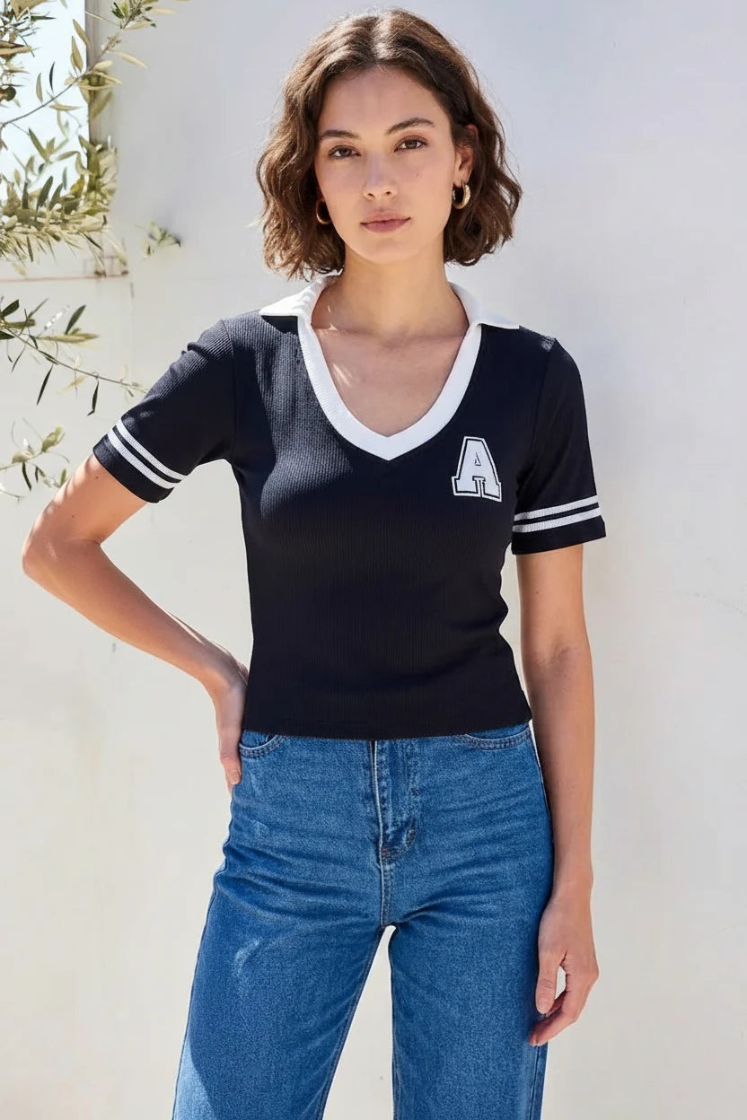 Kadın Polo Yaka Harf Aplike Basic Çizgili Kol Detayı Triko Siyah Tişört