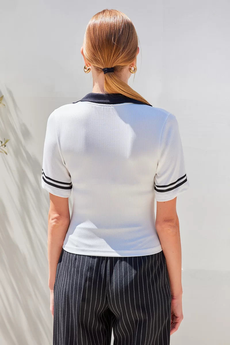 Kadın Polo Yaka Harf Detaylı Basic Çizgili Kol Detayı Triko Beyaz Bluz