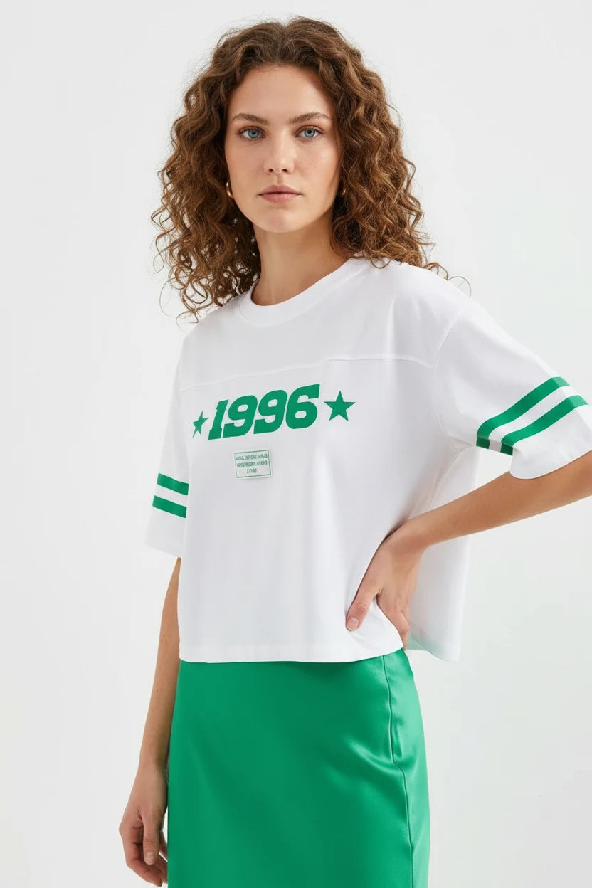 Kadın Yuvarlak Yaka Basic Oversize Çizgili Kol Baskılı Beyaz Tişört