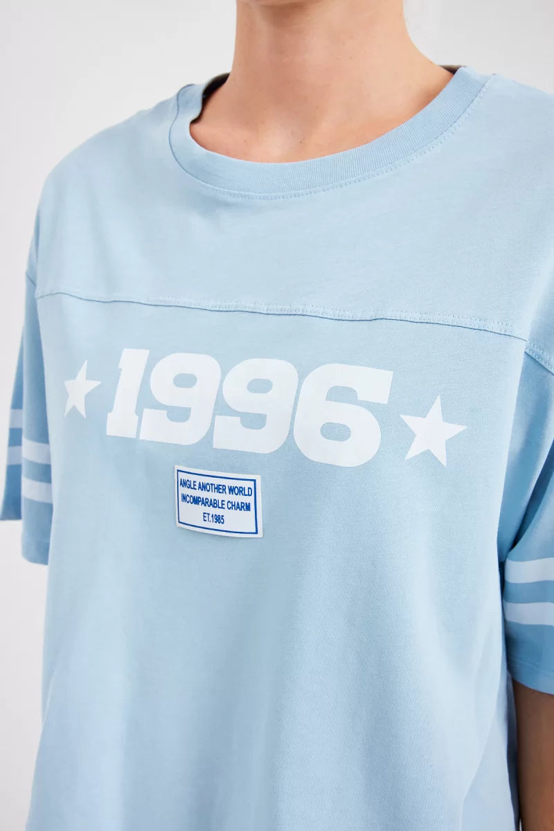 Kadın Basic Oversize Çizgili Kol Baskılı Mavi Tişört