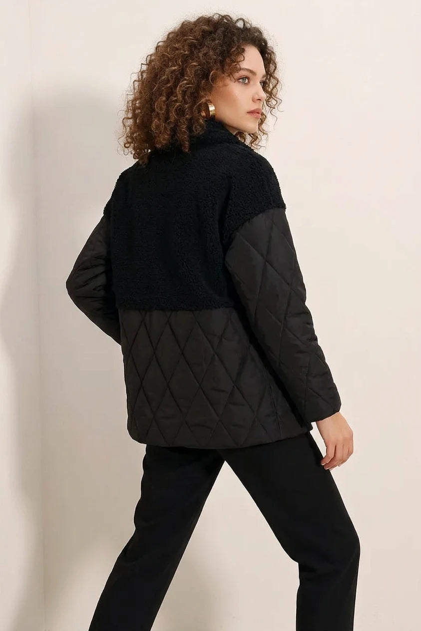 Kadın Yüksek Yaka Kapitone Peluş Detaylı Oversize Mont