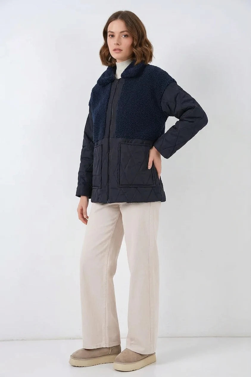 Kadın Yüksek Yaka Kapitone Peluş Detaylı Oversize Mont