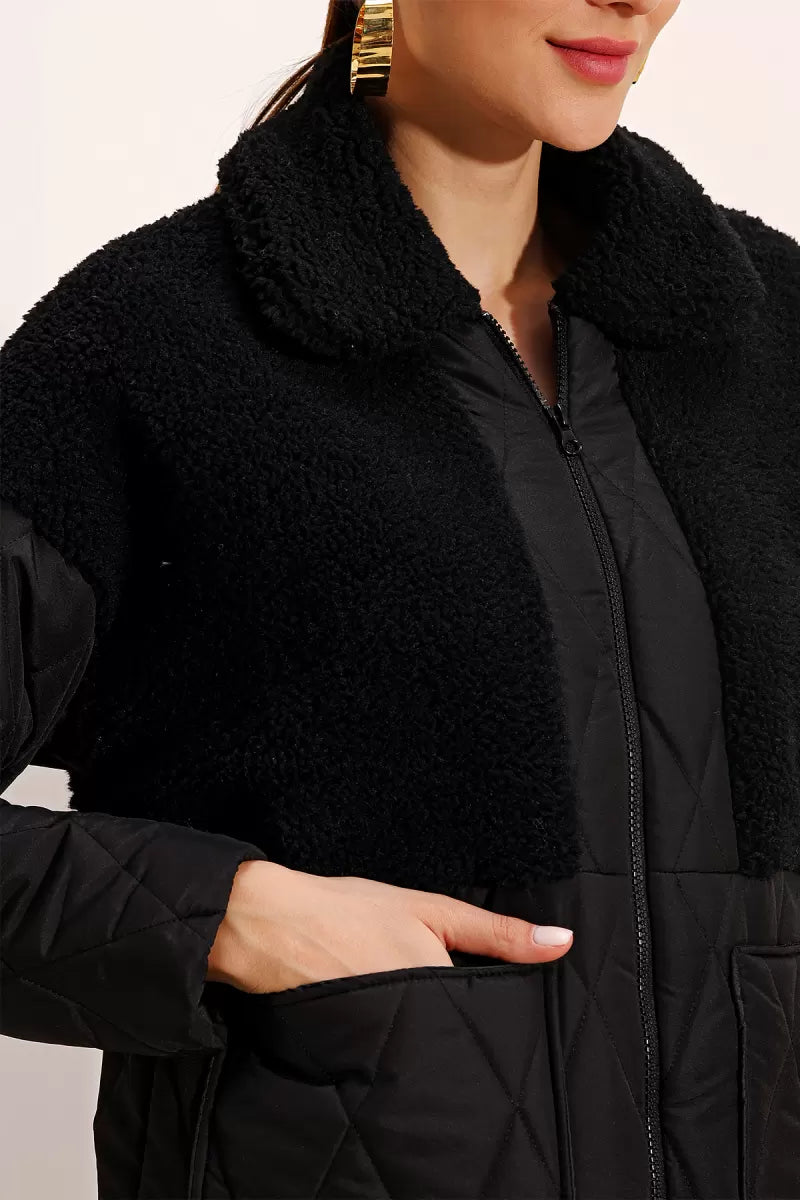 Kadın Yüksek Yaka Kapitone Peluş Detaylı Oversize Mont