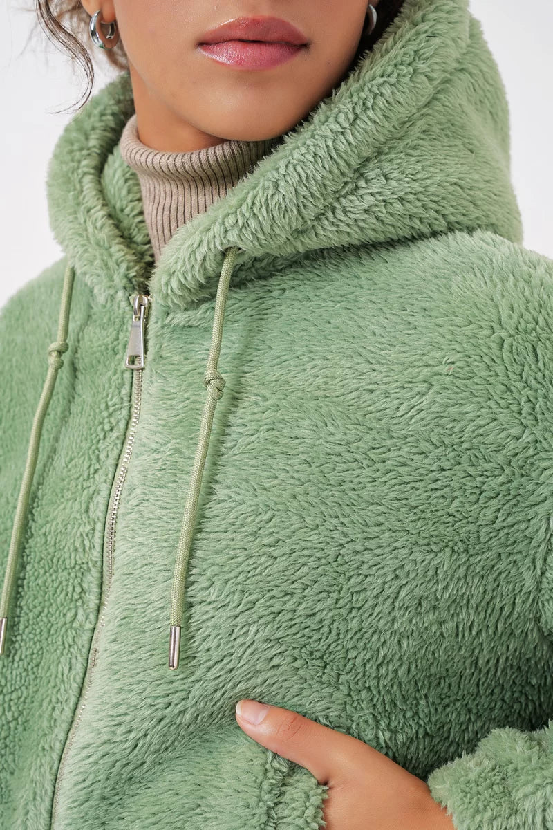 Kadın Kapüşonlu Crop Peluş Ceket