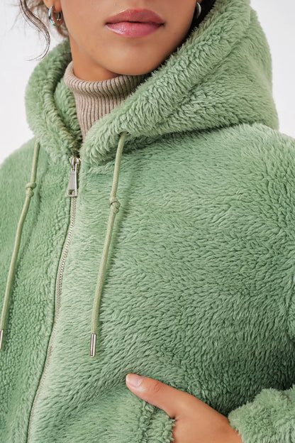 Kadın Kapüşonlu Crop Peluş Ceket