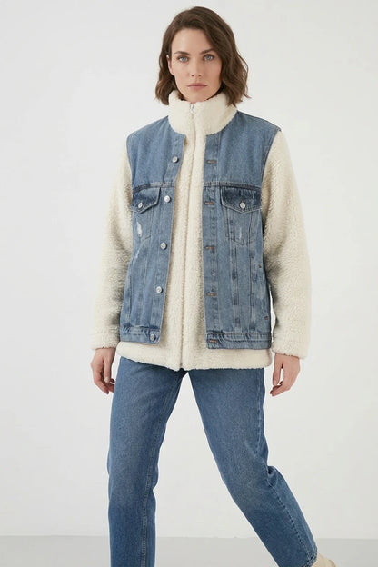 Kadın Yüksek Yaka Denim Peluş Yırtık Detaylı Pamuklu Lacivert Mont