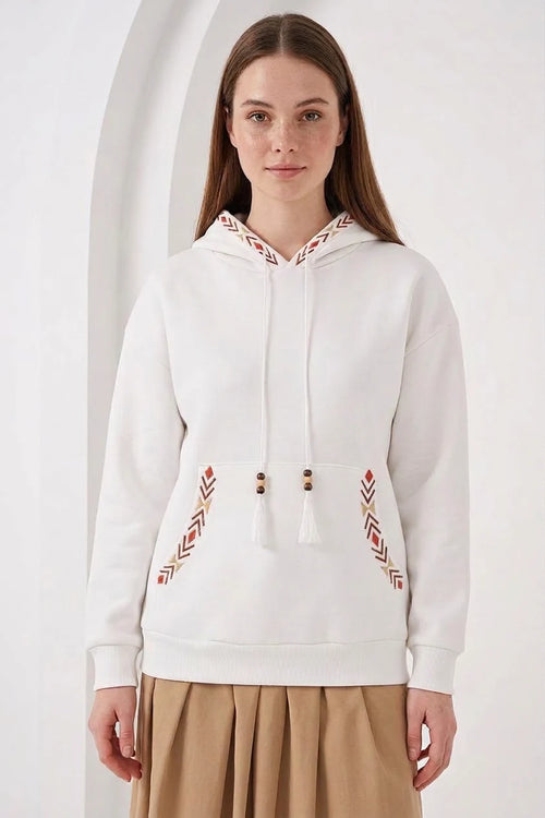 Kadın Kapüşonlu Oversize Nakışlı Beyaz Sweatshirt