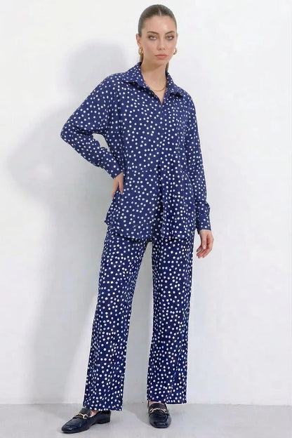 Kadın Gömlek Yaka Oversize Puantiyeli Lacivert Ekru İkili Takım