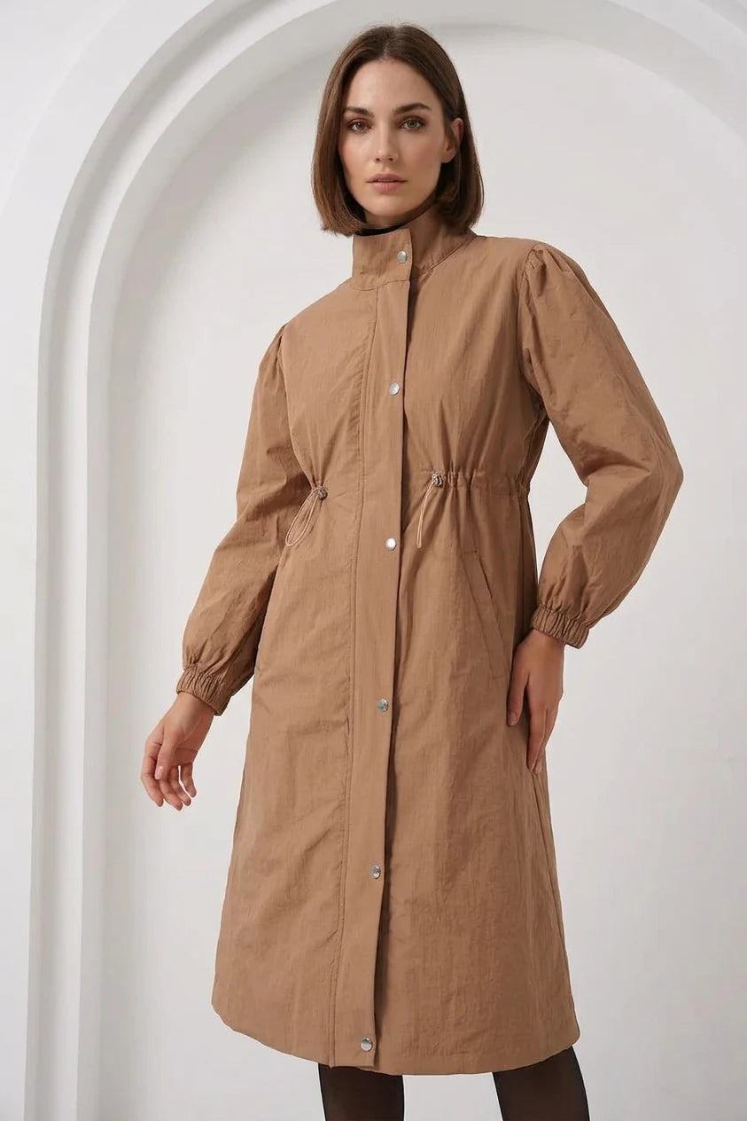 Kadın Gömlek Yaka Beli Büzgülü Astarlı Camel Trençkot
