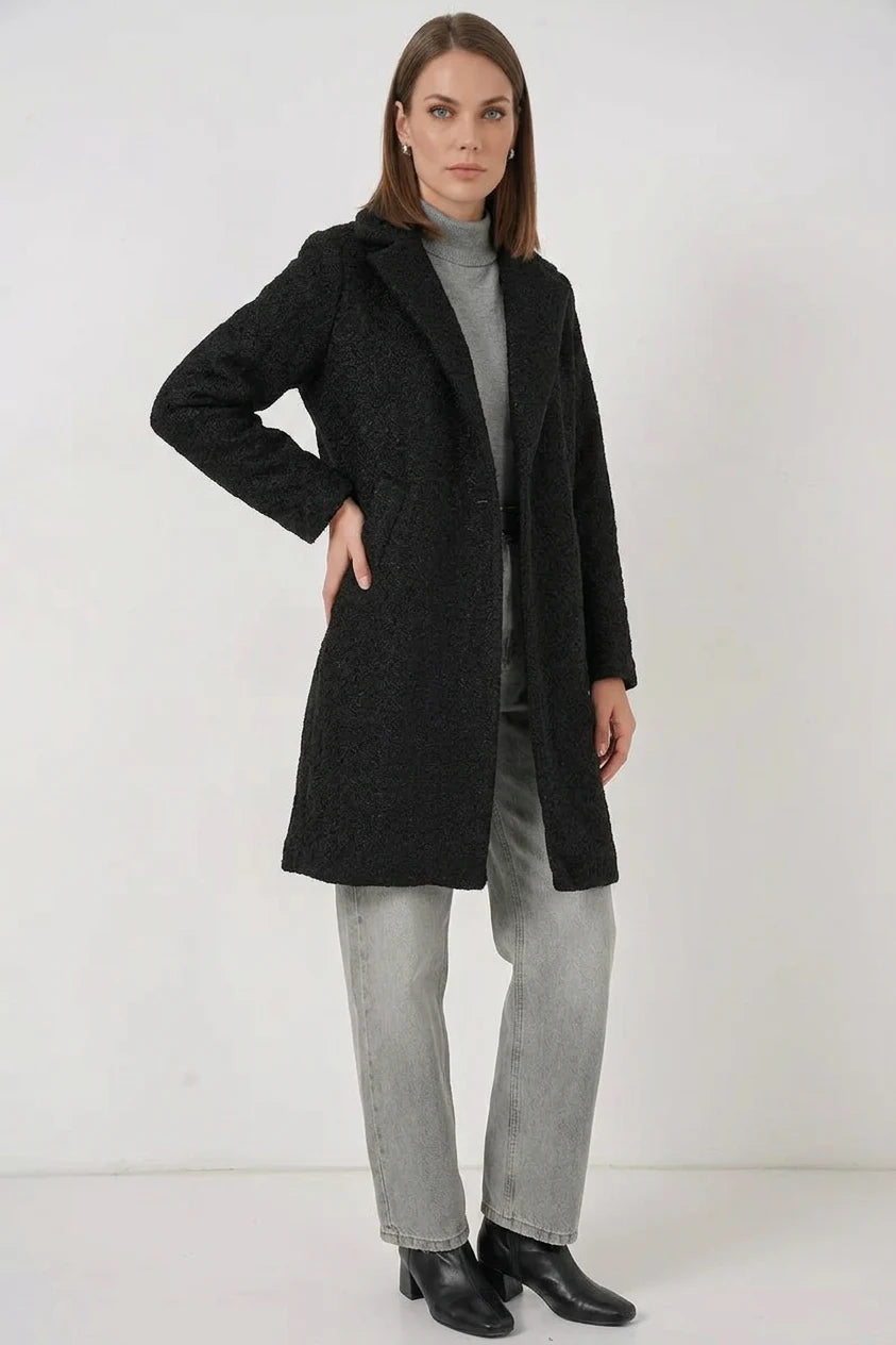 Kadın Kemerli Yaka Oversize Kaşe Siyah Kaban