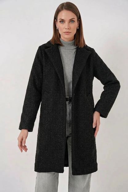 Kadın Kemerli Yaka Oversize Kaşe Siyah Kaban