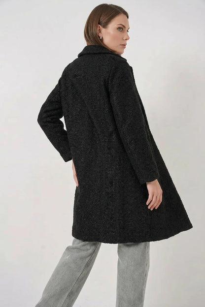 Kadın Kemerli Yaka Oversize Kaşe Siyah Kaban