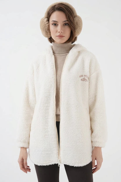 Kadın Kapüşonlu Peluş Oversize Beyaz Kaban