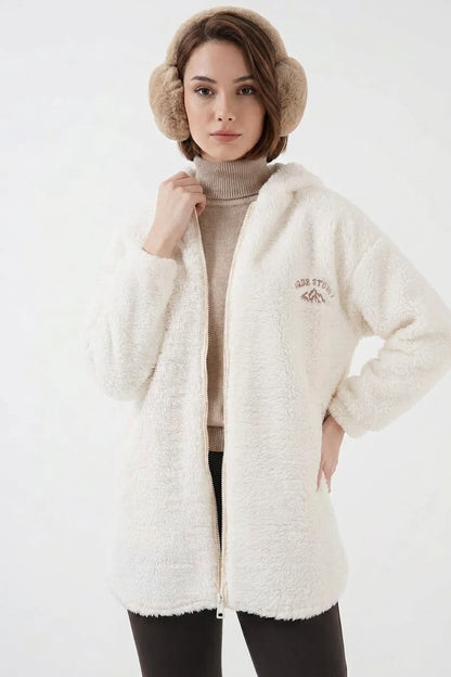 Kadın Kapüşonlu Peluş Oversize Beyaz Kaban