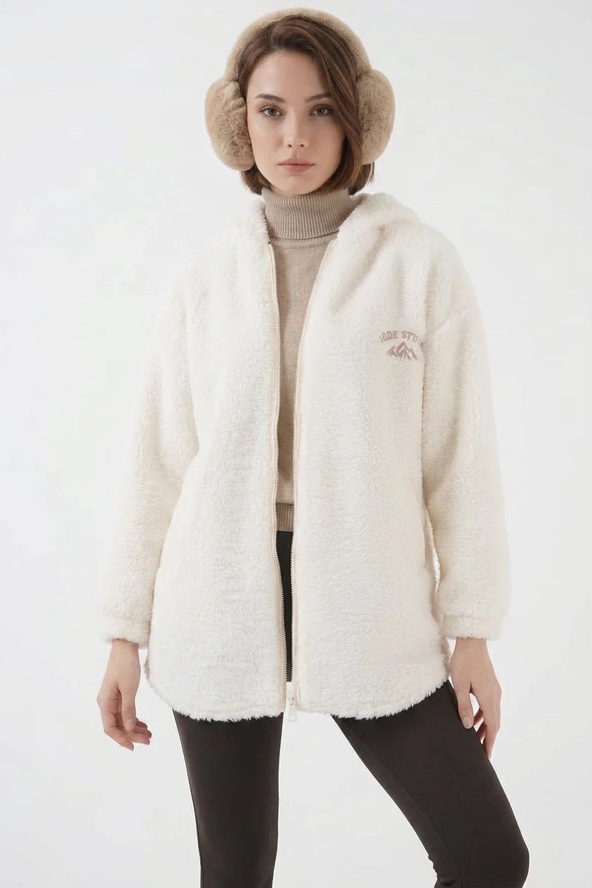 Kadın Kapüşonlu Peluş Oversize Beyaz Kaban