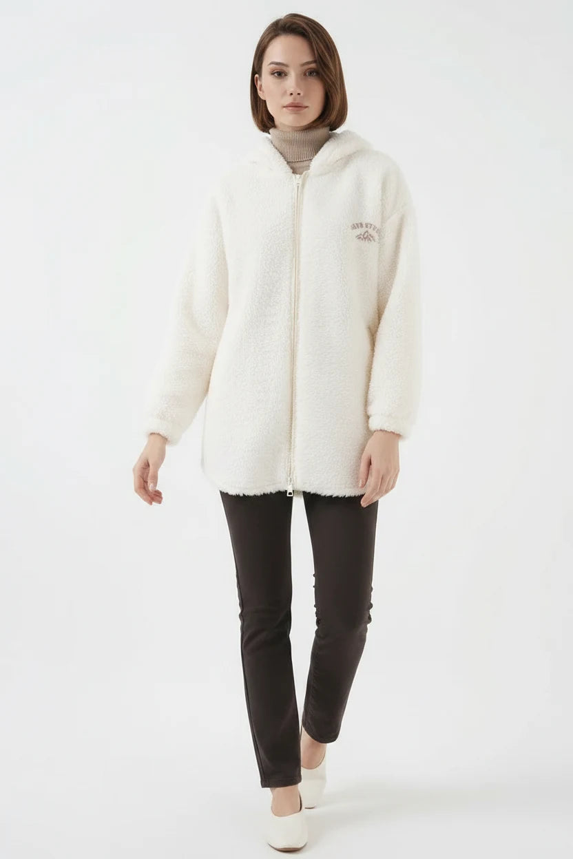Kadın Kapüşonlu Peluş Oversize Beyaz Kaban