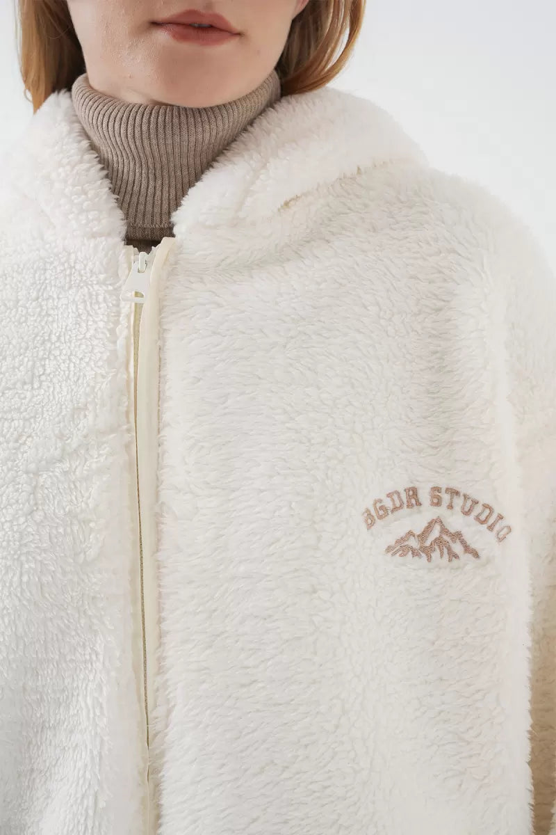 Kadın Kapüşonlu Peluş Oversize Beyaz Kaban