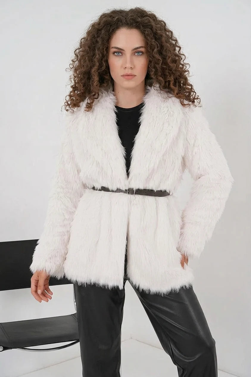 Kadın Geniş Yaka Kemerli Kürklü Oversize Kaban