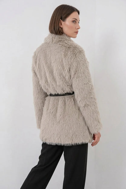 Kadın Geniş Yaka Kemerli Kürklü Oversize Kaban